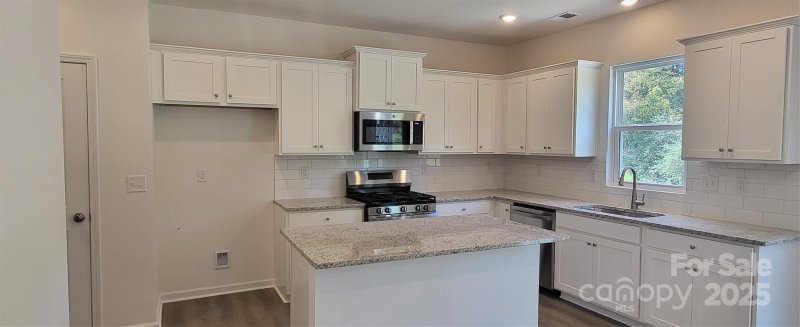 Property image 4 of 1301 Fremont Drive in Canterbury Station, Wingate, NC 28174