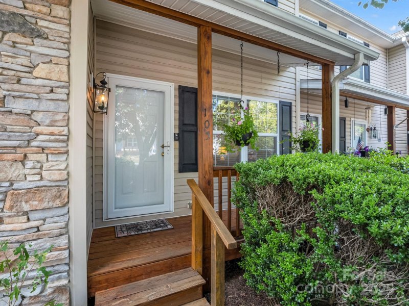 Property image 5 of 105 Loch Haven Road in Brookhaven Village, Swannanoa, NC 28778