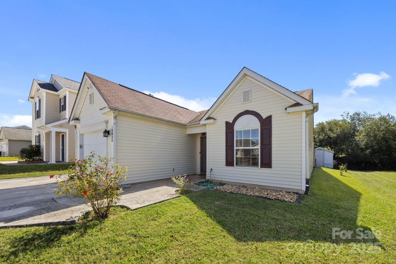 Property image 2 of 10026 Orchard Grass Court in Planters Walk, Charlotte, NC 28278