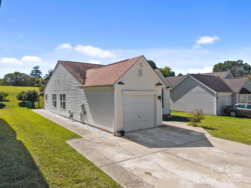 Property image 3 of 10026 Orchard Grass Court in Planters Walk, Charlotte, NC 28278