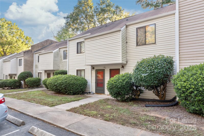 Property image 2 at 951 Hollywood Street, Charlotte, NC 28211
