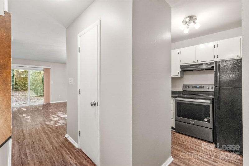 Property image 3 at 951 Hollywood Street, Charlotte, NC 28211