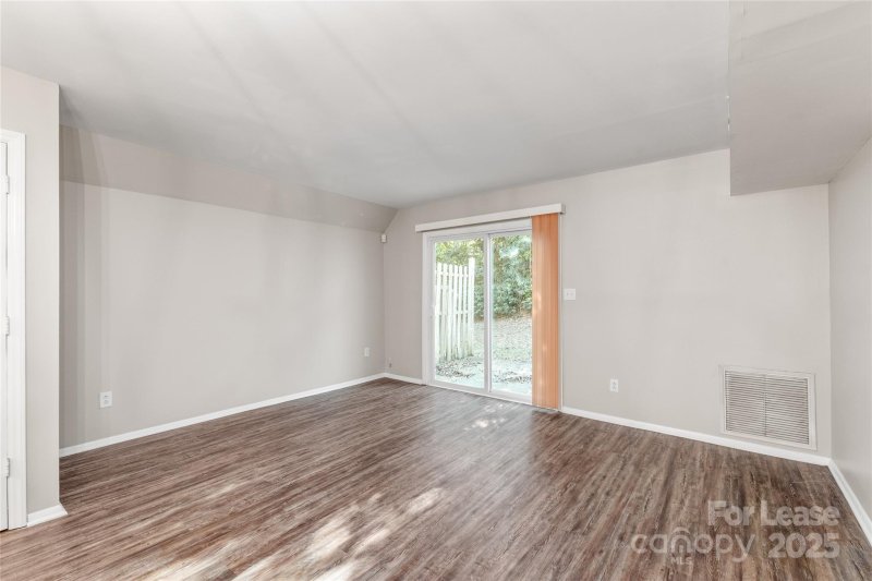 Property image 5 at 951 Hollywood Street, Charlotte, NC 28211