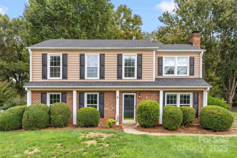 Property image 2 of 3710 Gardner Park Drive in Gardner Woods, Gastonia, NC 28054