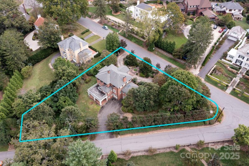 Property image 4 of 9 Griffing Boulevard in Kimberly Heights, Asheville, NC 28804