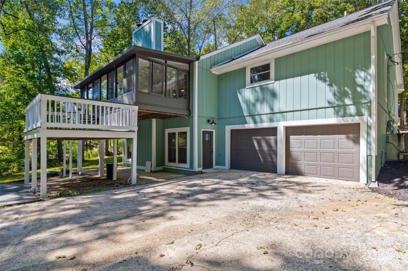 Property image 3 of 948 Kingswood Drive in River Pines, Rock Hill, SC 29732