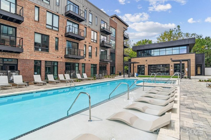 Property image 2 of 1028 Stitch Bend Way in The Arts District, Charlotte, NC 28206