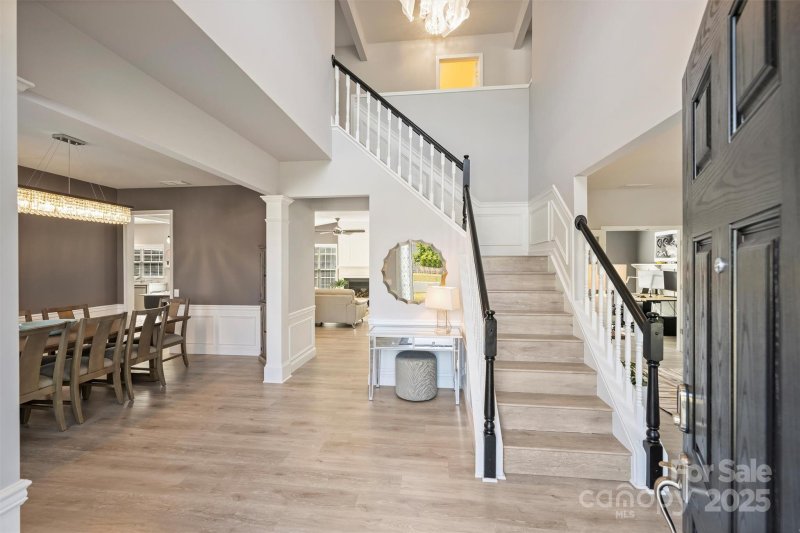 Property image 2 of 7721 Raynor Road in Reavencrest, Charlotte, NC 28277