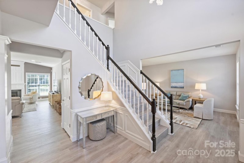 Property image 3 of 7721 Raynor Road in Reavencrest, Charlotte, NC 28277