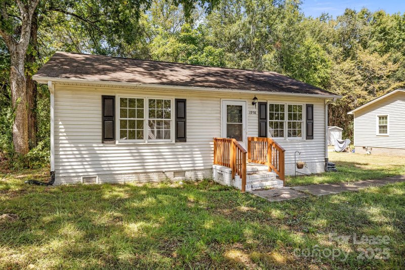 Property image 2 of 1958 Gilmore Road in College Downs, Rock Hill, SC 29730
