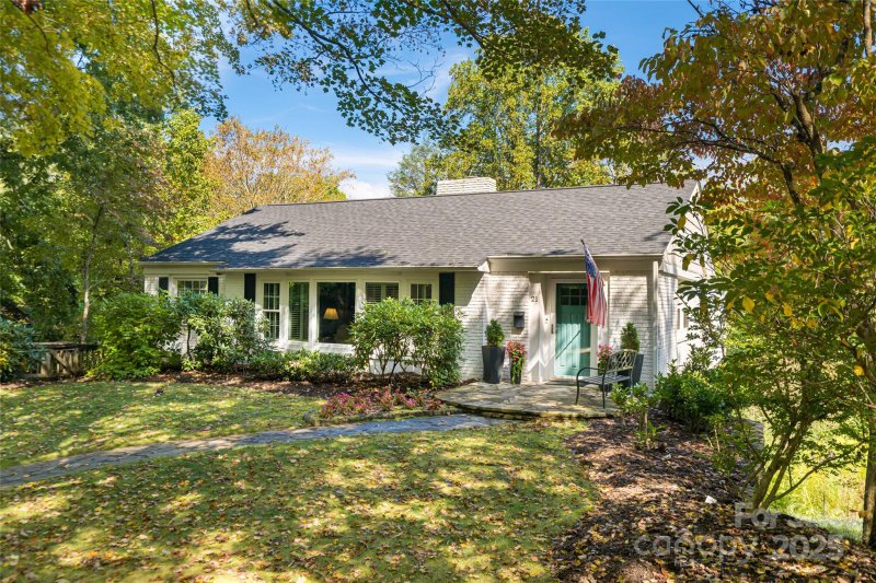 Property image 2 of 21 Maywood Road in Grove Park, Asheville, NC 28804