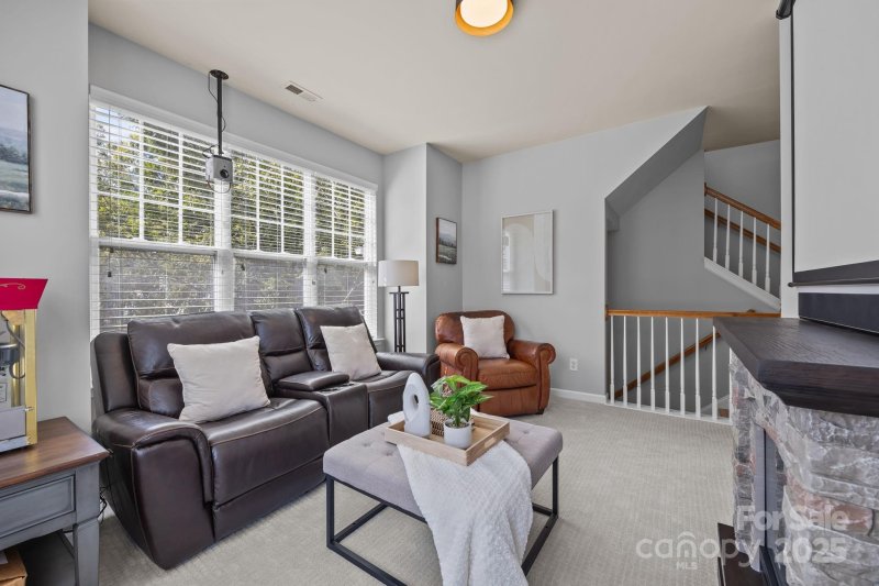 Property image 3 of 11186 Bridgewater Drive in Skybrook, Huntersville, NC 28078