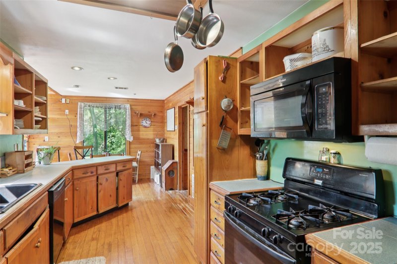 Property image 3 of 139 Forest Hills Road in Fontana View Lake, Bryson City, NC 28713