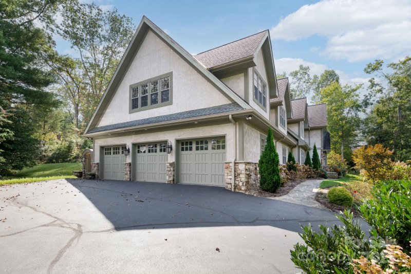 Property image 4 of 53 Cedar Hill Drive in Biltmore Forest, Asheville, NC 28803