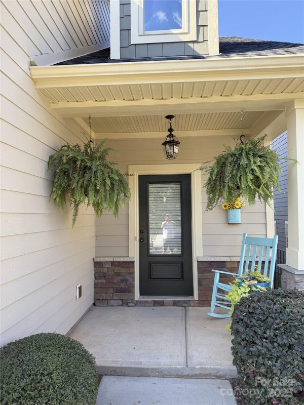 Property image 2 of 119 Canter Lane in Johnson Manor, Mooresville, NC 28115