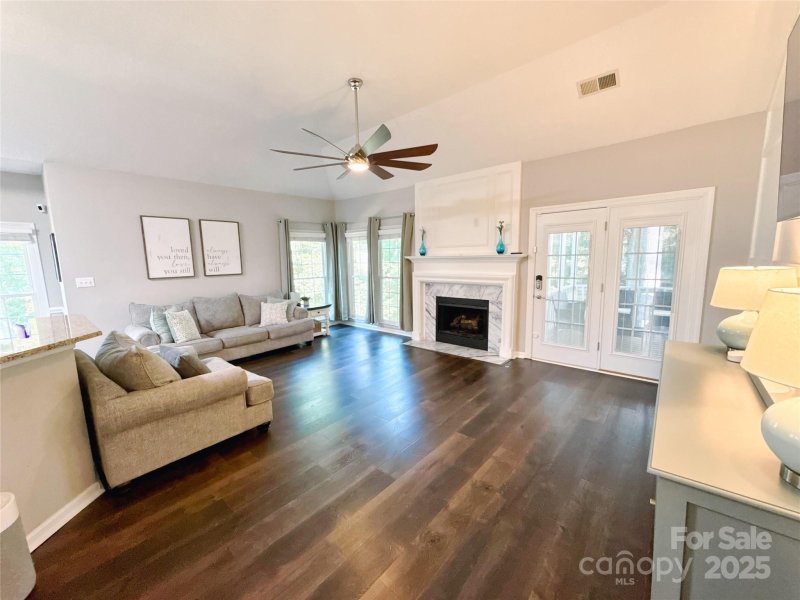 Property image 4 of 5911 Swanston Drive in Highland Creek, Charlotte, NC 28269