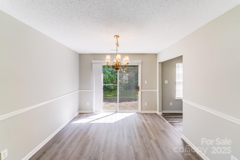 Property image 5 of 836 Almora Drive in Pinebrook, Charlotte, NC 28216