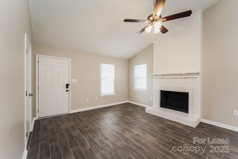 Property image 4 of 8217 Meadowdale Lane in Old Oaks, Charlotte, NC 28227