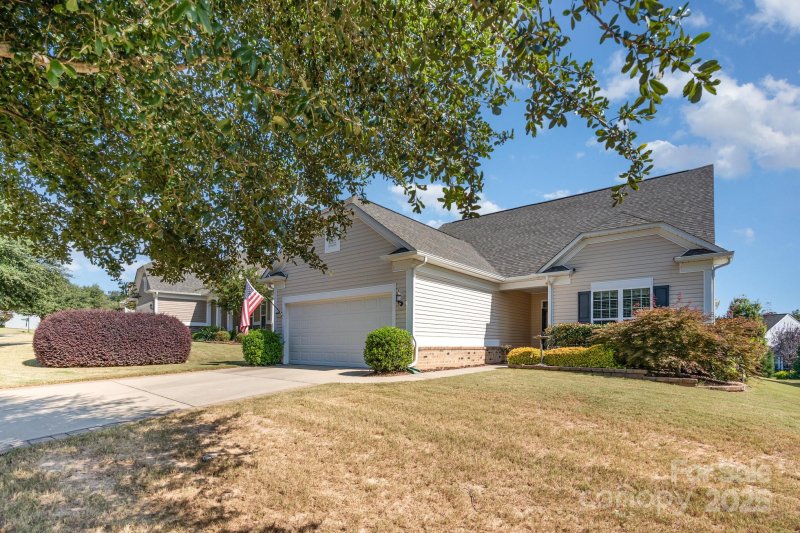 Property image 2 of 20142 Dovekie Lane in Sun City Carolina Lakes, Fort Mill, SC 29707
