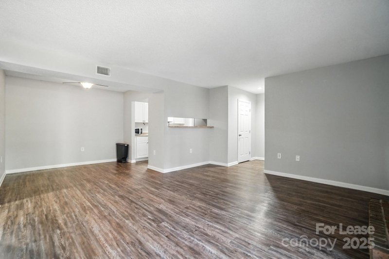 Property image 4 at 5020 Sardis Road, Charlotte, NC 28270