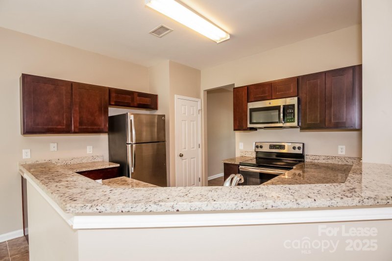 Property image 4 at 3138 Old Ironside Drive, Charlotte, NC 28213