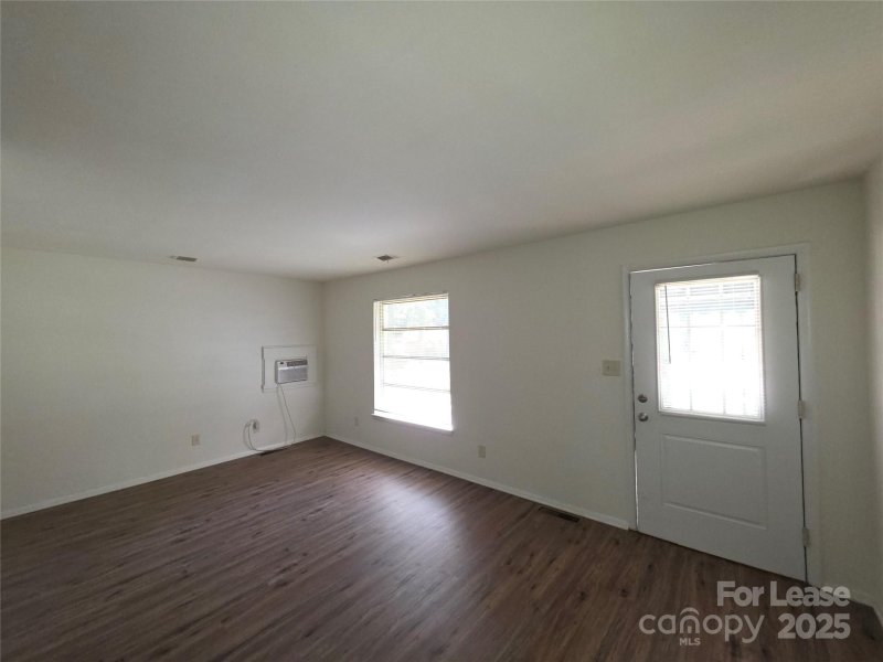 Property image 3 at 501 Candystick Lane, Charlotte, NC 28213