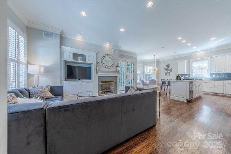 Property image 5 of 1103 S Kings Drive in Myers Park, Charlotte, NC 28207