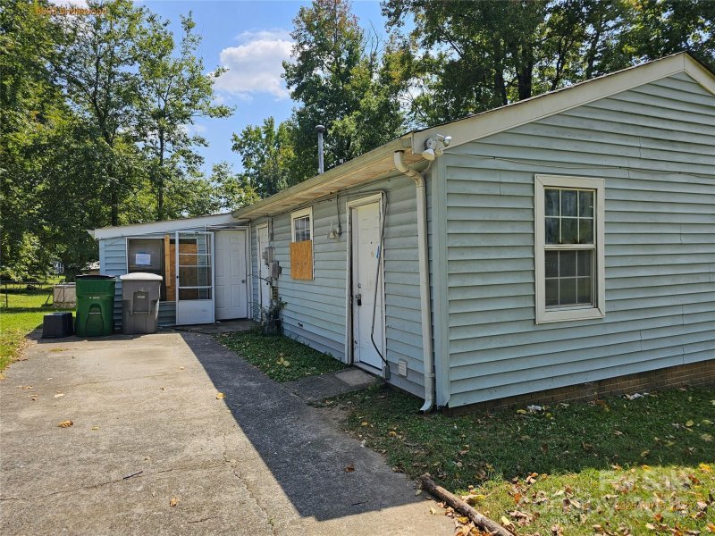 Property image 3 of 6003 Bridlewood Lane in Bridlewood, Charlotte, NC 28215