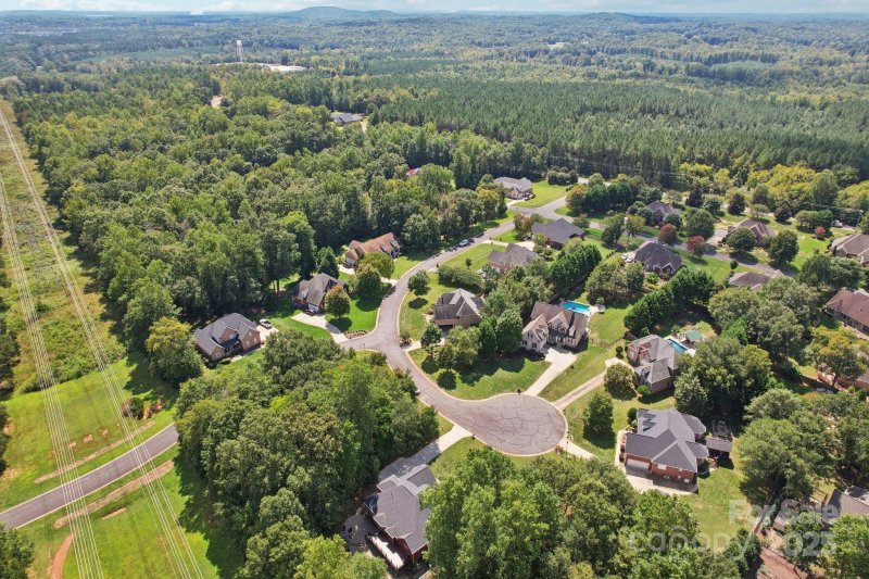 Property image 2 of 109 Highland Forest Drive in Patrick Place, Clover, SC 29710