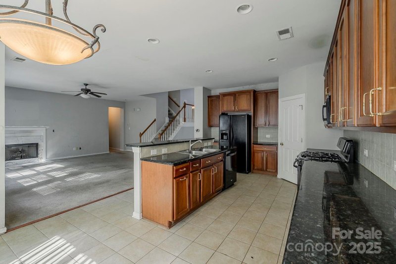 Property image 4 of 15131 Callow Forest Drive in Huntington Forest, Charlotte, NC 28273