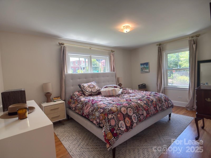 Property image 4 of 300 Charlotte Street in grove park, Asheville, NC 28801