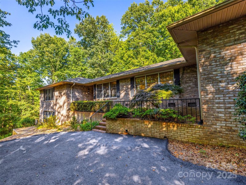 Property image 3 of 310 Claremont Drive in Claremont, Flat Rock, NC 28731