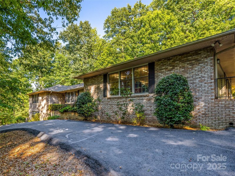 Property image 5 of 310 Claremont Drive in Claremont, Flat Rock, NC 28731