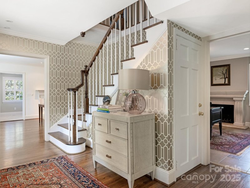 Property image 5 of 1600 S Wendover Road in Eastover, Charlotte, NC 28211