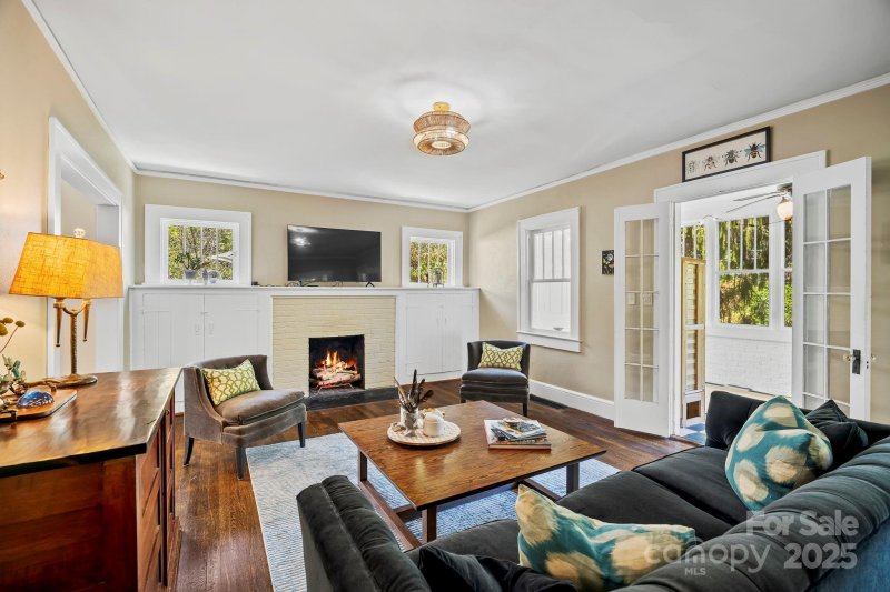 Property image 4 of 75 Lakewood Drive in Kenilworth, Asheville, NC 28803