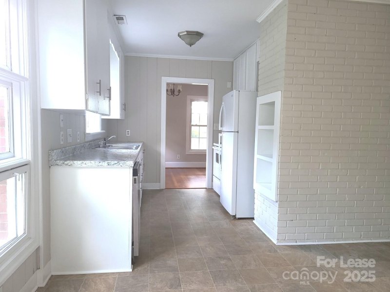 Property image 3 at 5511 Wedgewood Drive, Charlotte, NC 28210