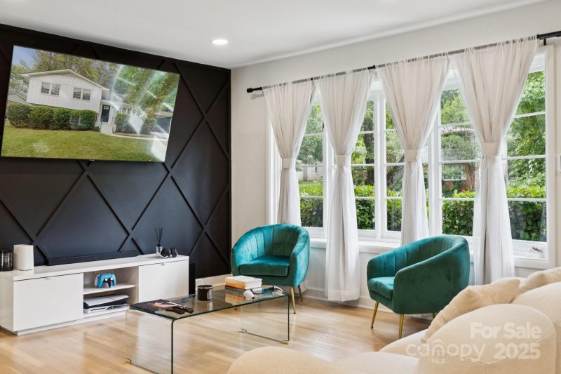 Property image 3 of 1530 Barberry Court in Rama Woods, Charlotte, NC 28211