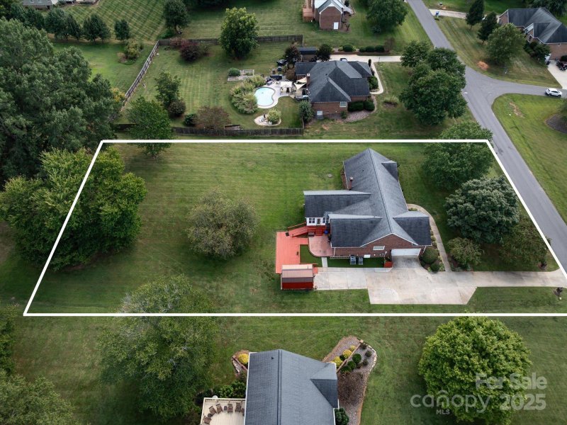 Property image 3 of 192 Baymount Drive in Baymount Meadows, Statesville, NC 28625