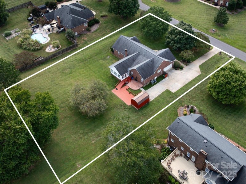 Property image 4 of 192 Baymount Drive in Baymount Meadows, Statesville, NC 28625