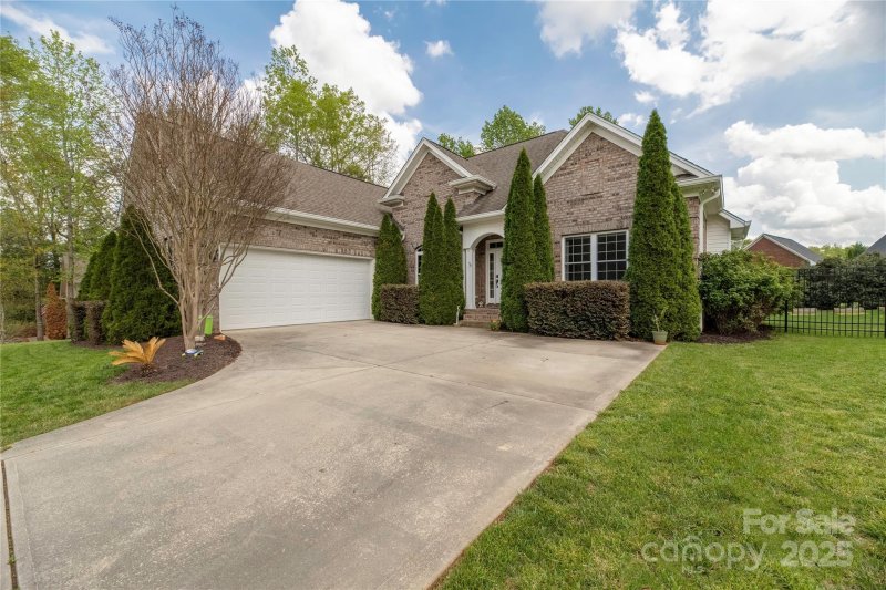 Property image 2 of 233 Highland Forest Drive in Patrick Place, Clover, SC 29710