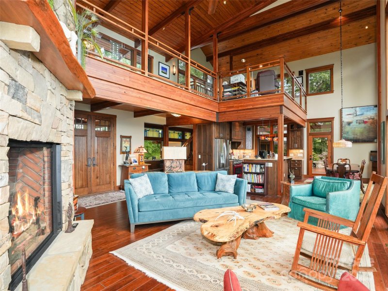 Property image 4 of 2128 Sleepy Hollow Drive in Avalon, Waynesville, NC 28785