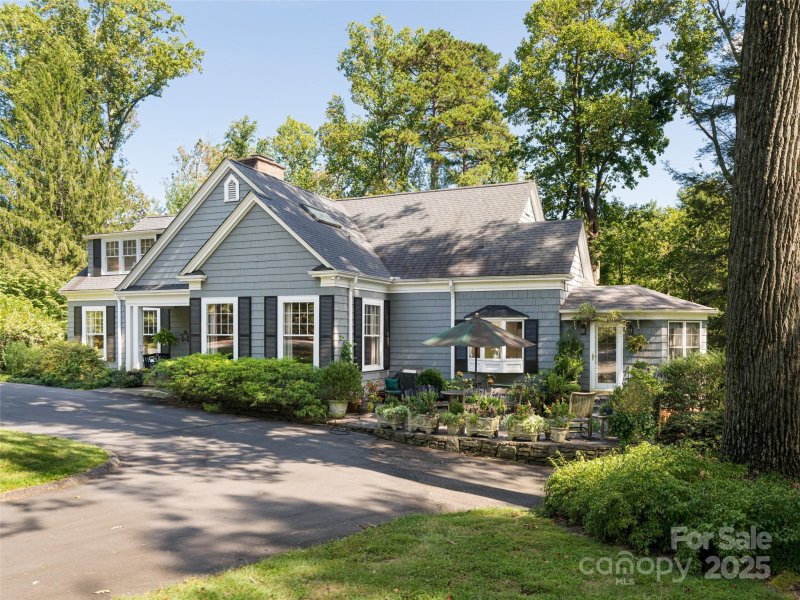 Property image 3 of 19 Greenwood Road in Biltmore Forest, Asheville, NC 28803