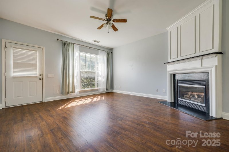 Property image 3 of 2406 Sawyer Drive in Loren Farms, Charlotte, NC 28213