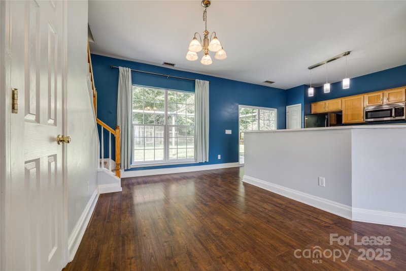 Property image 4 of 2406 Sawyer Drive in Loren Farms, Charlotte, NC 28213