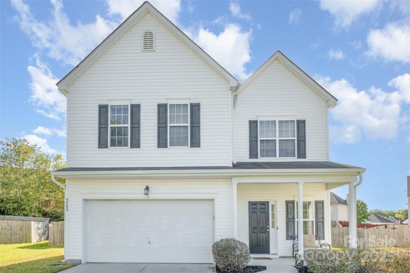 Property image 3 of 3505 Heathcott Circle in Houston Hills, Charlotte, NC 28262