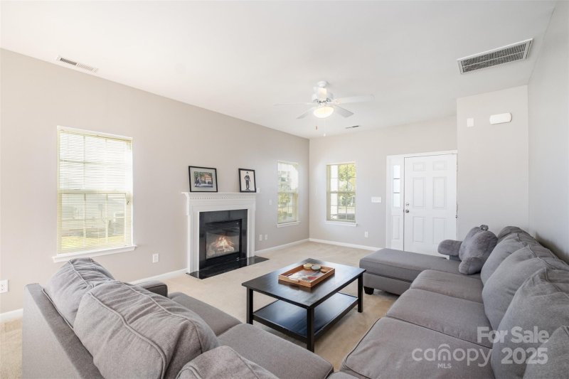 Property image 4 of 3505 Heathcott Circle in Houston Hills, Charlotte, NC 28262