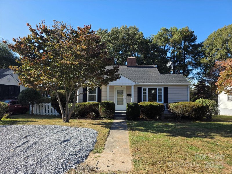 Property image 2 of 1314 Poston Circle in East Park, Gastonia, NC 28054