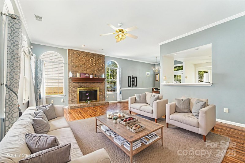 Property image 3 of 900 Gretna Green Drive in Mcdowell Meadows, Charlotte, NC 28217