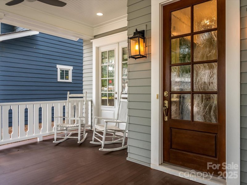 Property image 3 of 633 Ideal Way in Dilworth, Charlotte, NC 28203