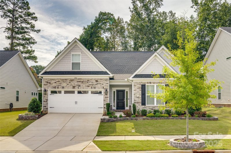 466 Hickory View Drive